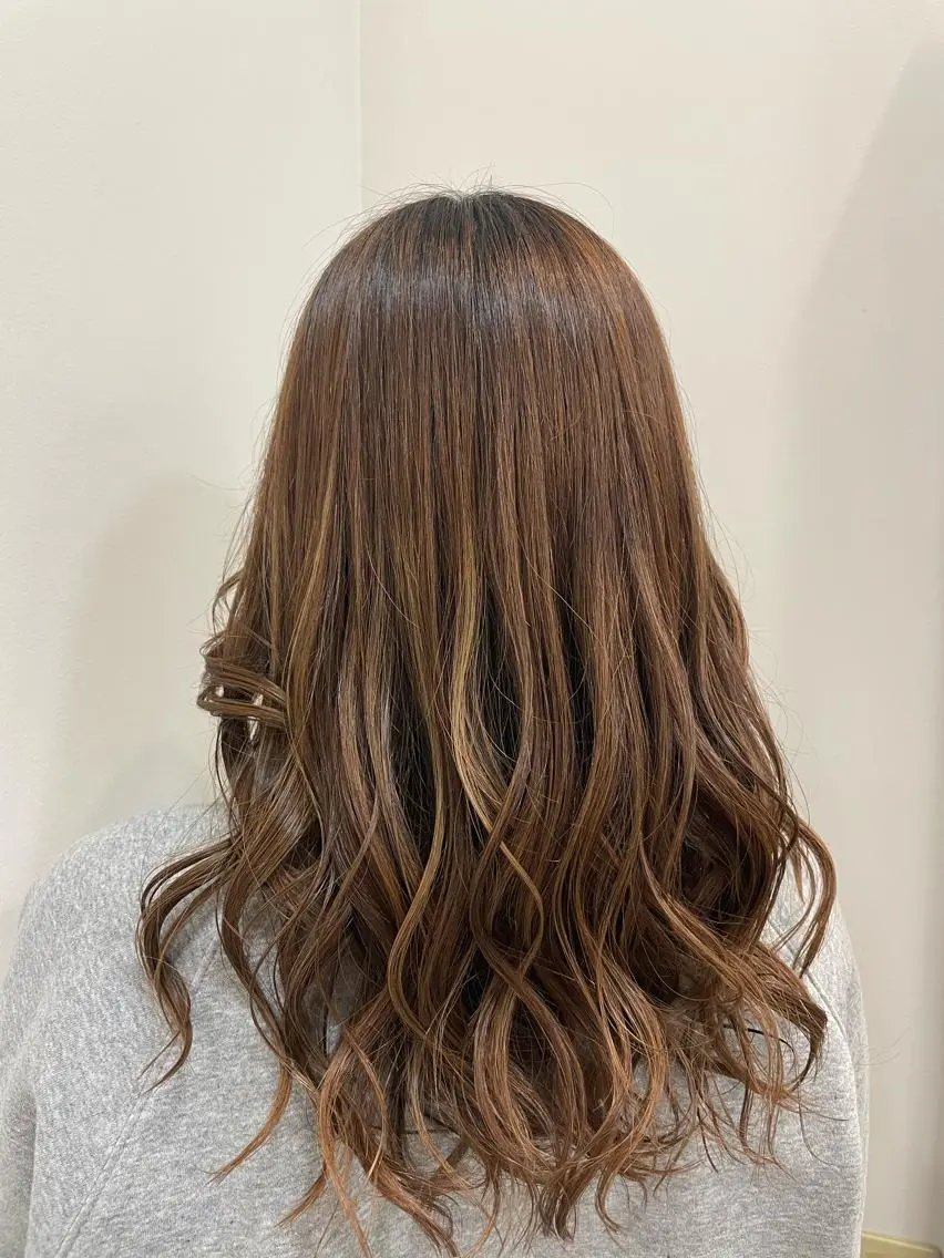 セミロング カット ヘアカラー 板倉 凜花のヘアスタイル