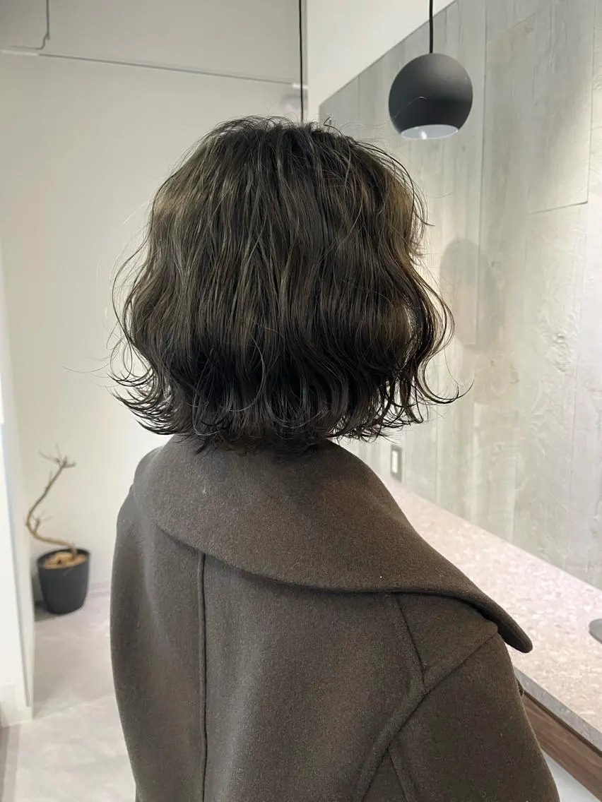 ショート カラー ヘアアレンジ ヘアセット 🫧umu.🫧韓国 /レイヤー/ハッシュのヘアスタイル