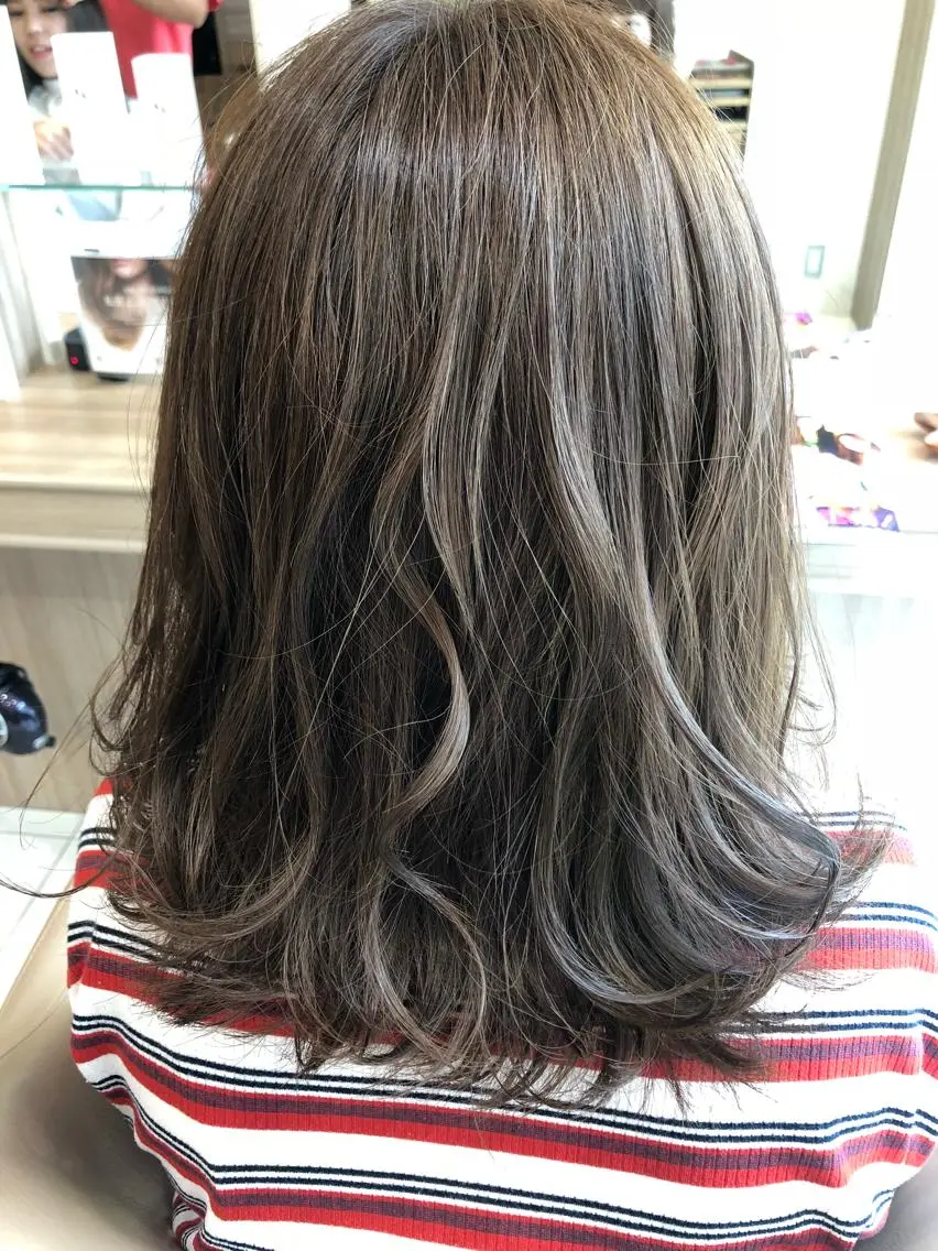 カラー カット ヘアカラー トリートメント ママ美容師⭐️ シモダイラ ヒデミのヘアスタイル