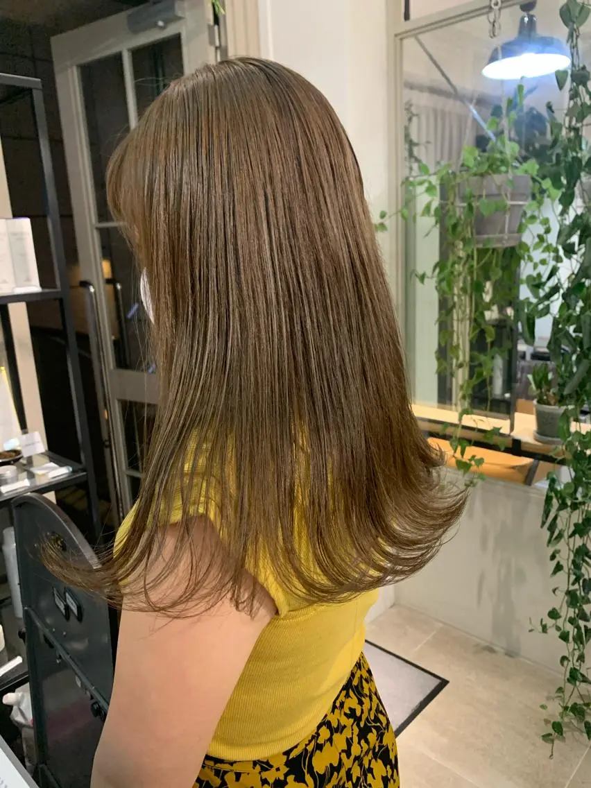 ロング カラー ネイル ハイトーンボブ 前田 表参道　グレージュのヘアスタイル