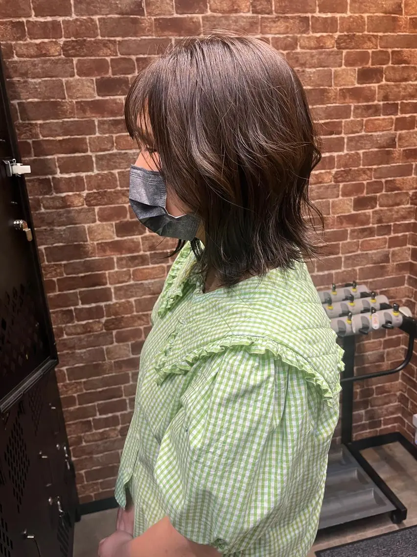 ミディアム カラー パーマ ヘアアレンジ メンズ キッズ ネイル マツエク・マツパ アイブロウ ミディアムパーマ メンズパーマ ブラウンカラー ケアカラー 透明感カラー 久木原 ゆりのヘアスタイル