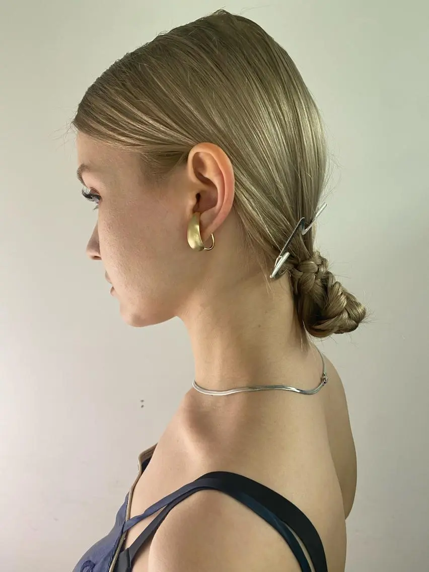 ロング サトウ ナナのヘアスタイル