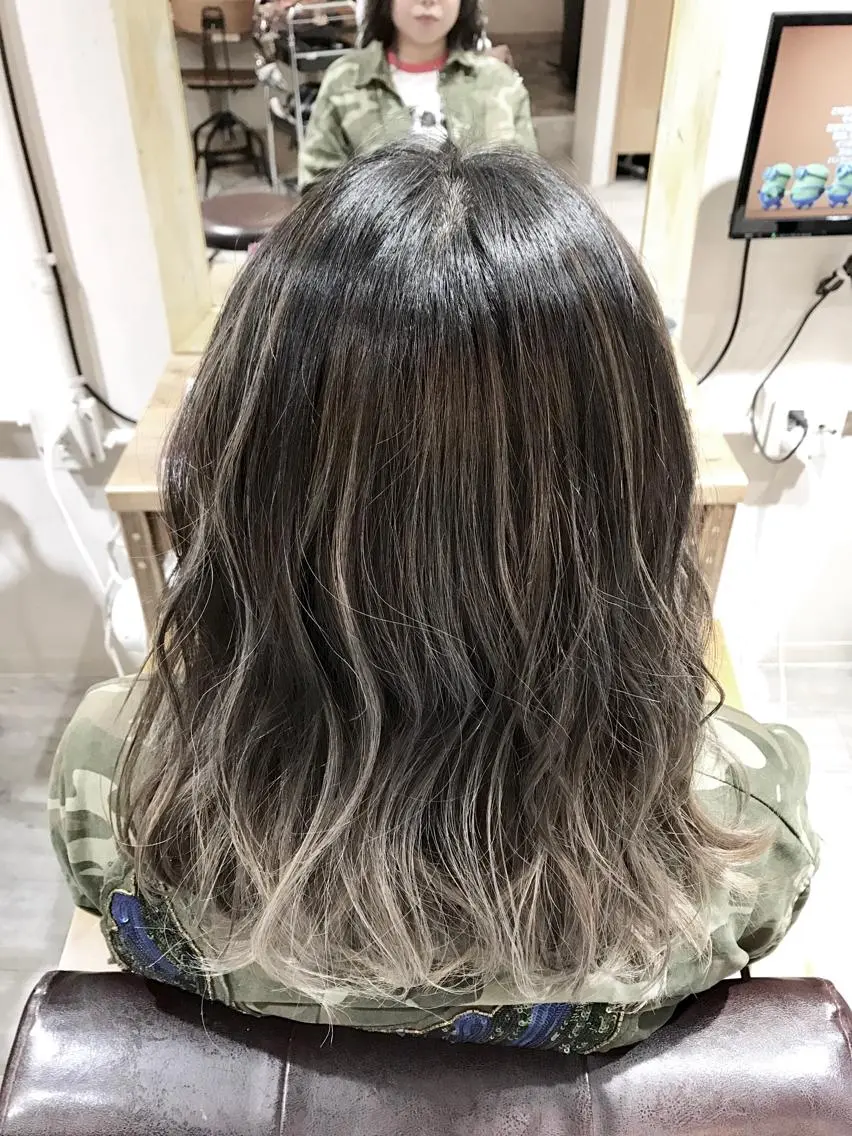 セミロング ハイライト filo   渋谷 Gishiのヘアスタイル