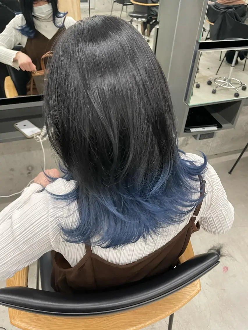 セミロング カラー インナーカラー 推し ブリーチ 髪質改善のヘアスタイル