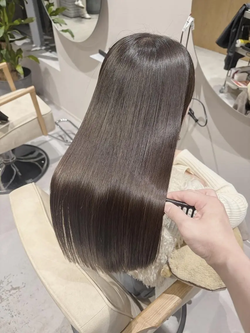 ロング カット 縮毛矯正 池田 愛菜のヘアスタイル