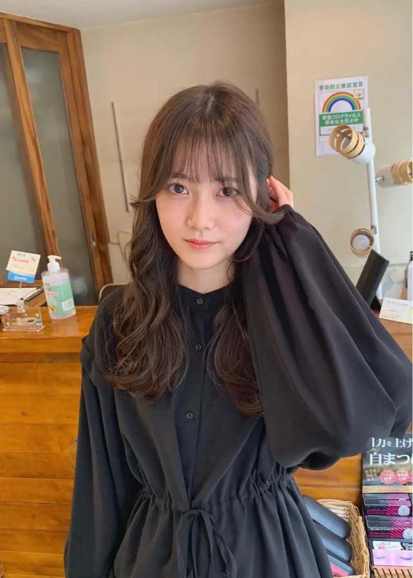 セミロング カラー ベージュカラー ブリーチ ブラウンカラー ブラウンベージュ ブリーチなしカラー カット ヘアカラー トリートメント 矢野 晃平のヘアスタイル