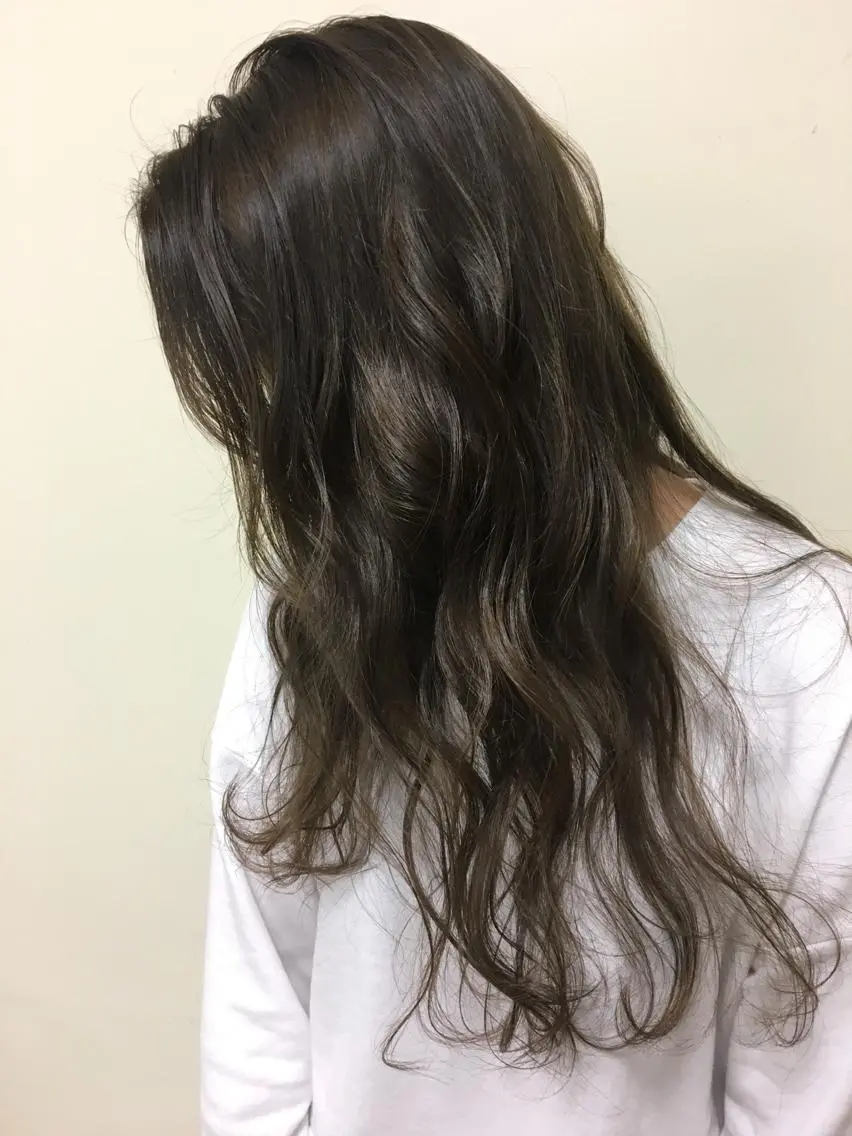 ロング カラー ブリーチ ケアブリーチ ダブルカラー グレージュ カット 縮毛矯正 トリートメント Beach 代表 KENTAのヘアスタイル
