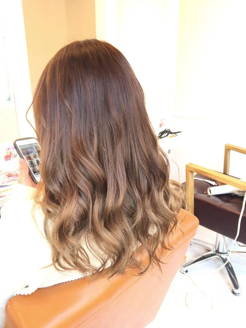 セミロング カラー グラデーションカラー 美髪・艶髪特化美容師 RYOJIのヘアスタイル