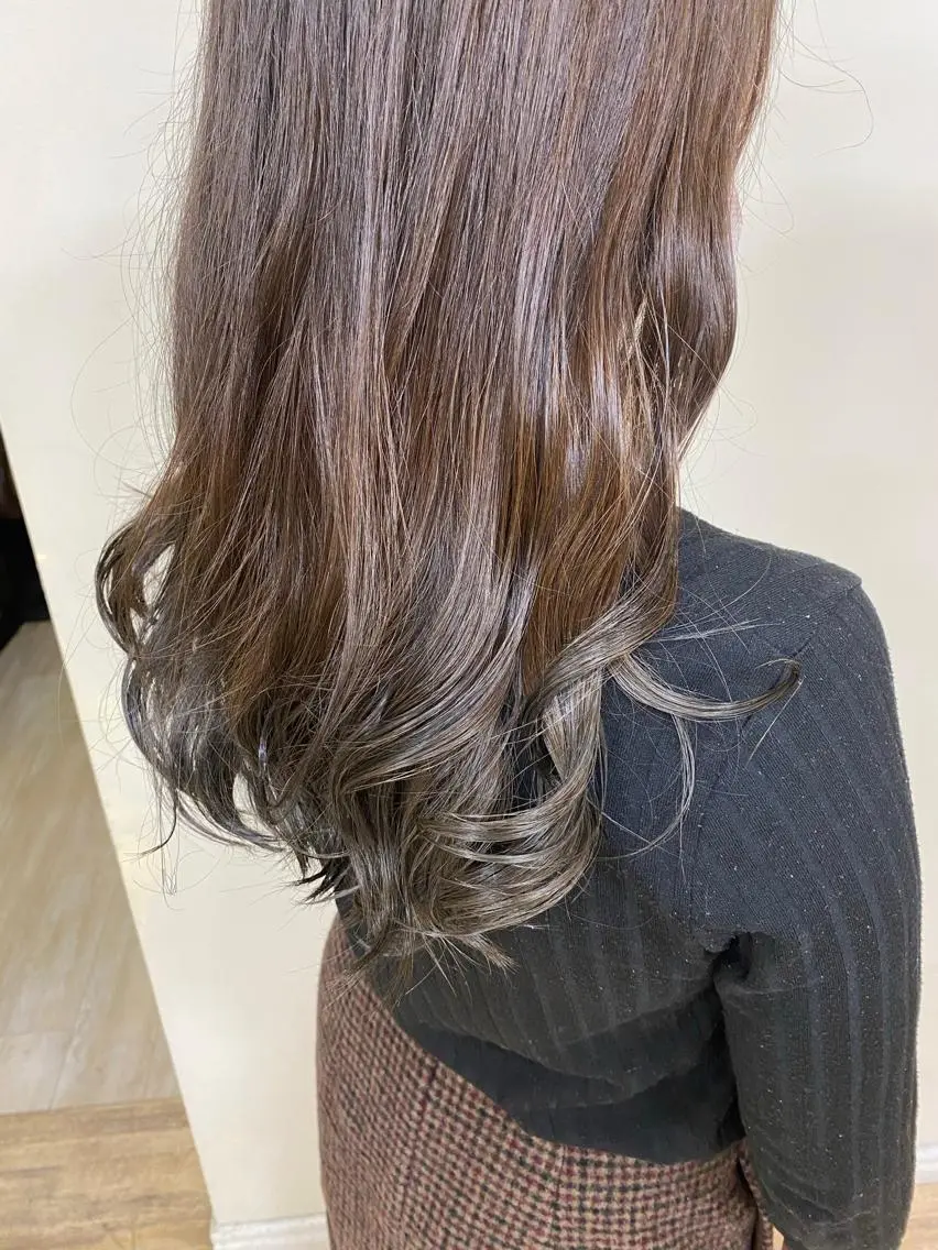 カラー SALOWIN栄 高須大貴のヘアスタイル