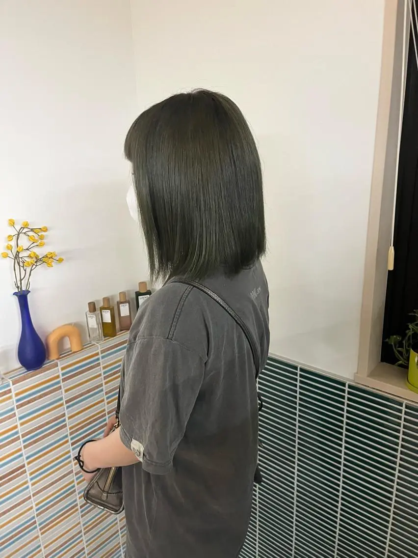ミディアム カラー オリーブカラー カット ヘアカラー トリートメント 🩷ハイトーン透明感 レイヤー🩷ユリカのヘアスタイル