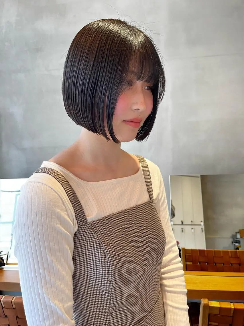 ミディアム 縮毛矯正ボブ&顔まわ レイヤー♡TOMOEのヘアスタイル