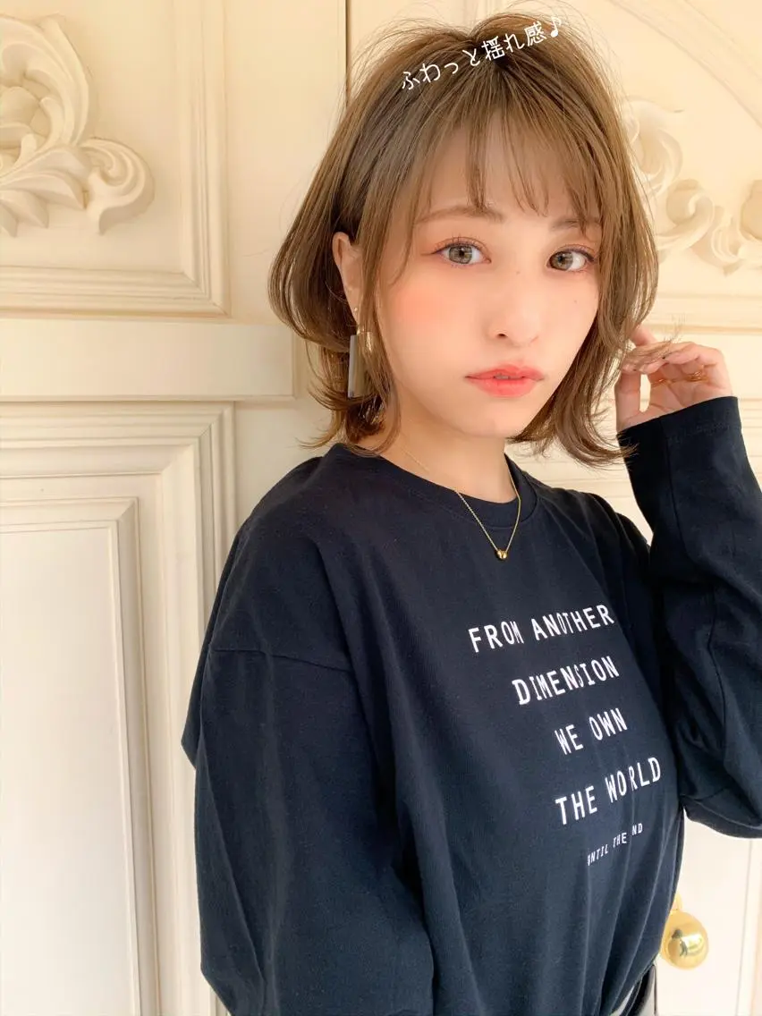 ミディアム カラー パーマ ベージュカラー ミルクティーベージュ 外ハネヘア 大人かわいい💍🤍 ボブ/ショートボブのヘアスタイル