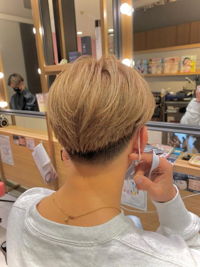 ショート カラー メンズ ベージュカラー ダブルカラー ミルクティーベージュ unopulir 景山 凌のヘアスタイル