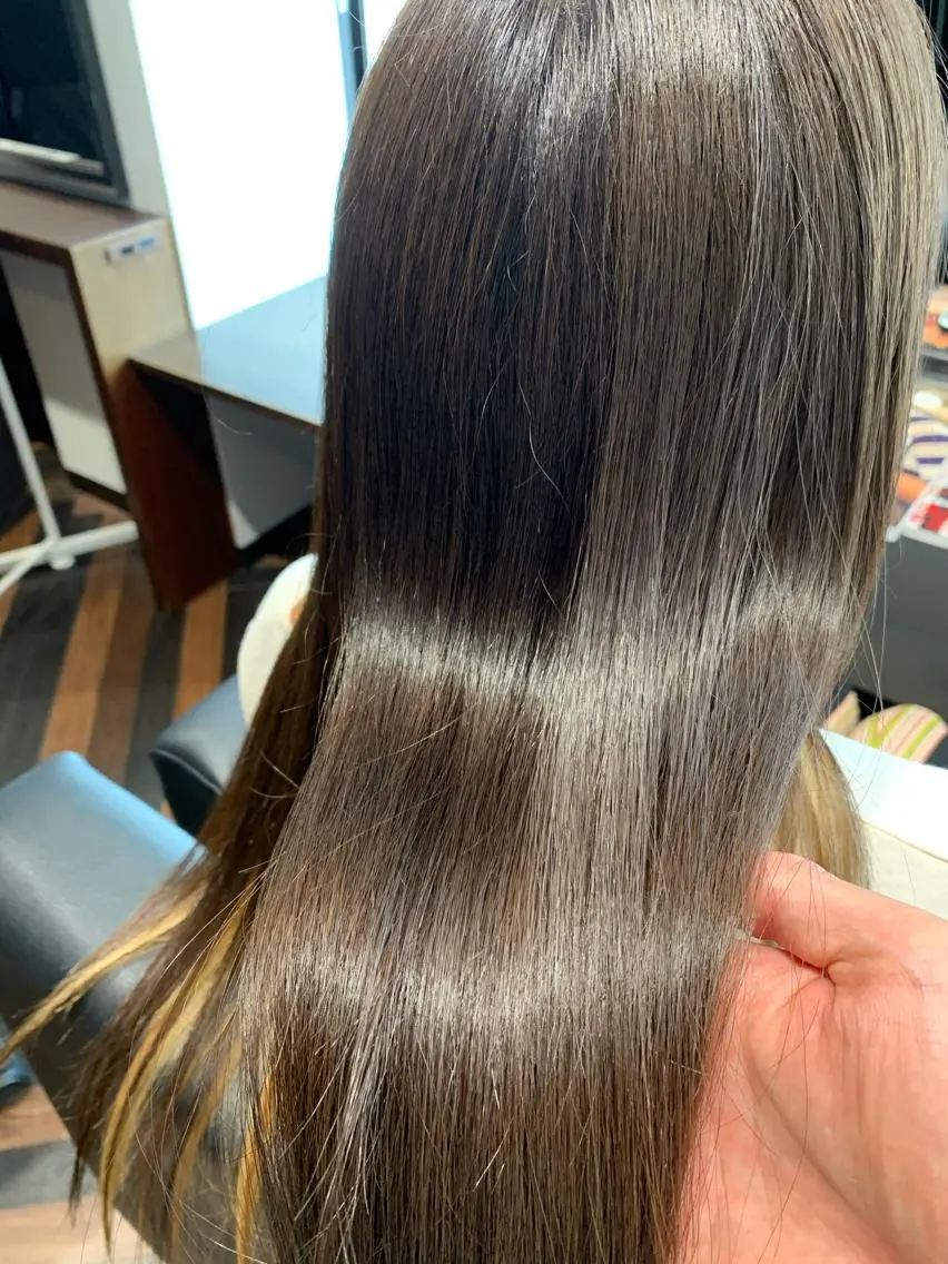 ロング カラー くせ毛 縮毛矯正 トリートメント 丸山 寛のヘアスタイル