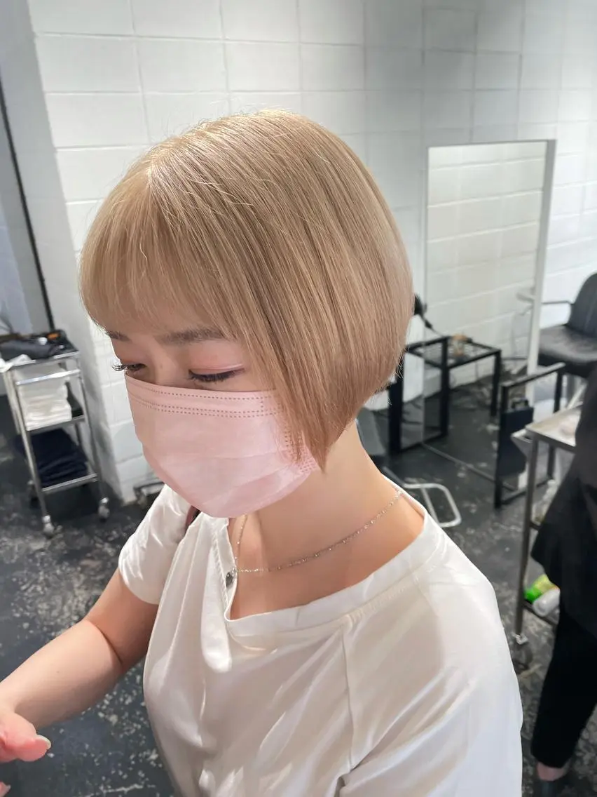ショート カラー ヘアアレンジ ブリーチ ブロンド カット ヘアカラー トリートメント 艶ハイトーン/ヘア アレンジAYAKAのヘアスタイル