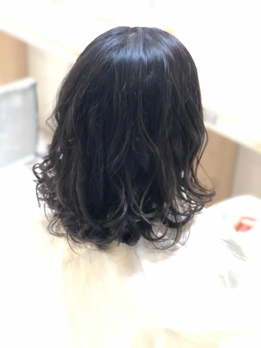 ミディアム カット ヘアカラー トリートメント SHIRATORI MITSUKIのヘアスタイル