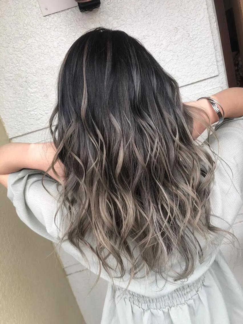 ミディアム カラー バレイヤージュ レイヤーカット レイヤーカット匠 イソザキノリユキのヘアスタイル
