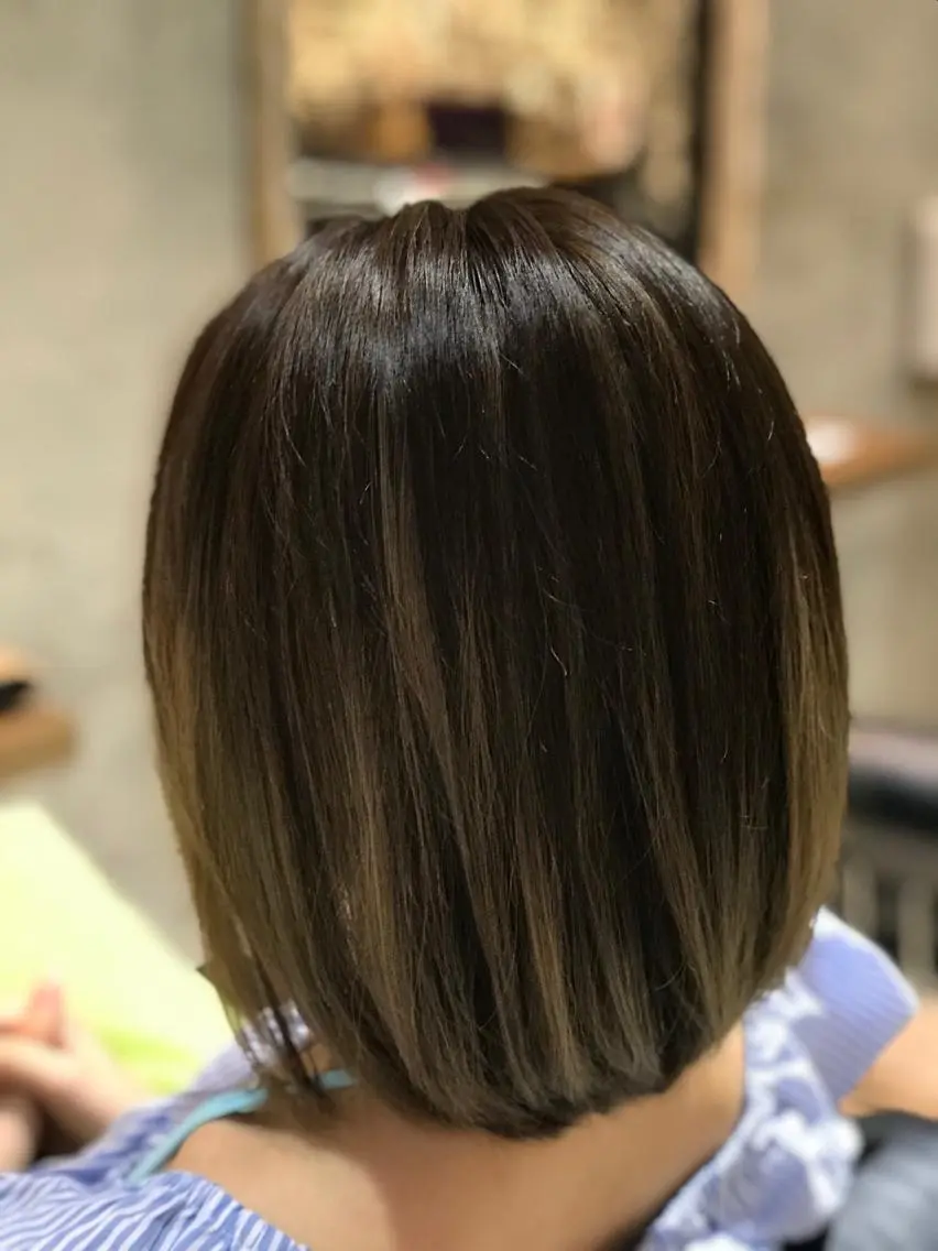 ショート カラー ブリーチ グラデーションカラー ハイライトカラー ハイライト マツエク 小林 美央のヘアスタイル