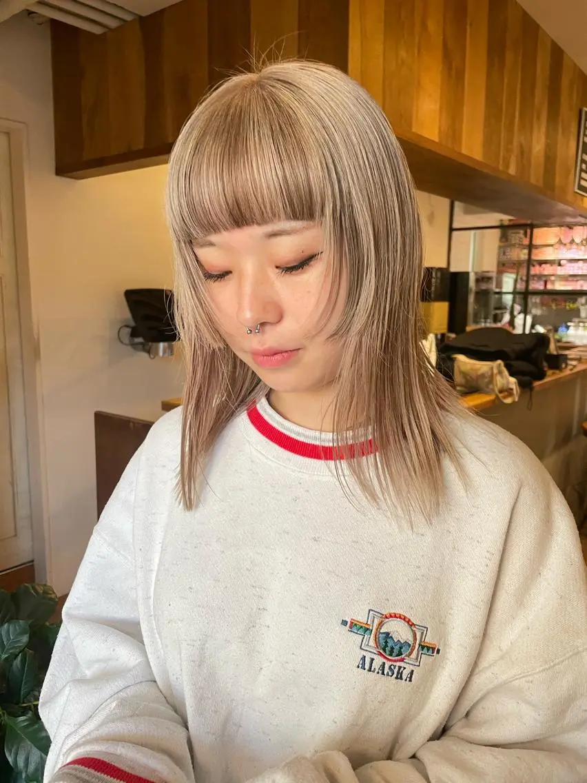 ミディアム カラー ブリーチ ダブルカラー ファッションに 溶け込むstyleのヘアスタイル