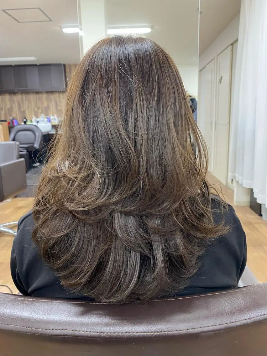 セミロング カラー ヘアカラー トリートメント 森田 滉平のヘアスタイル