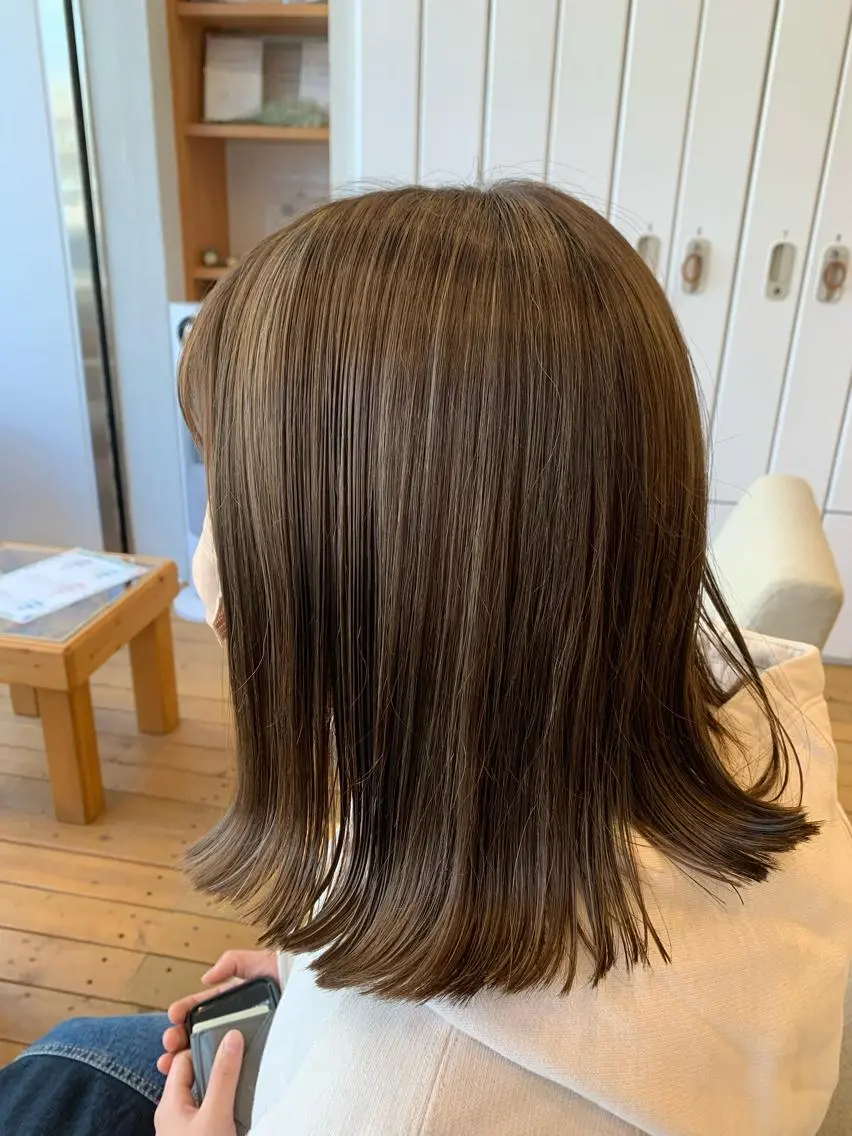 ミディアム カラー ハイライトカラー ハイライト 倉垣 唯のヘアスタイル