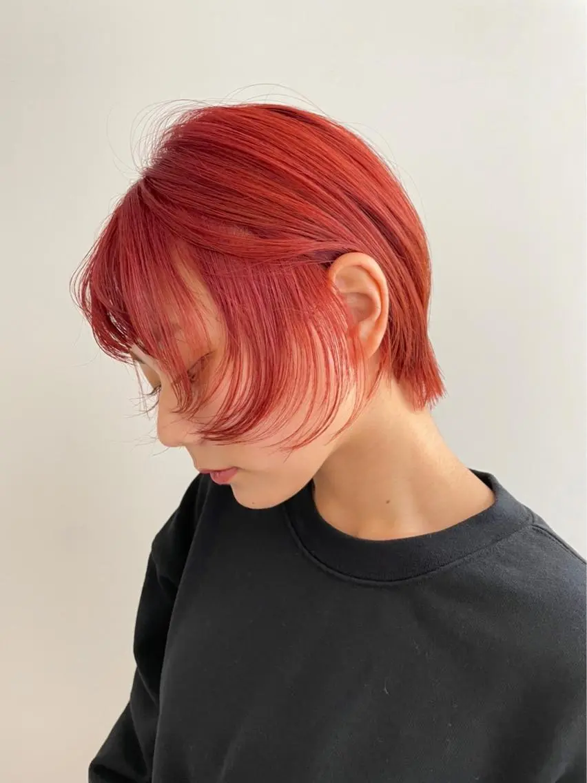 ショート カラー 切りっぱなしボブ レイヤー/縮毛矯正のヘアスタイル