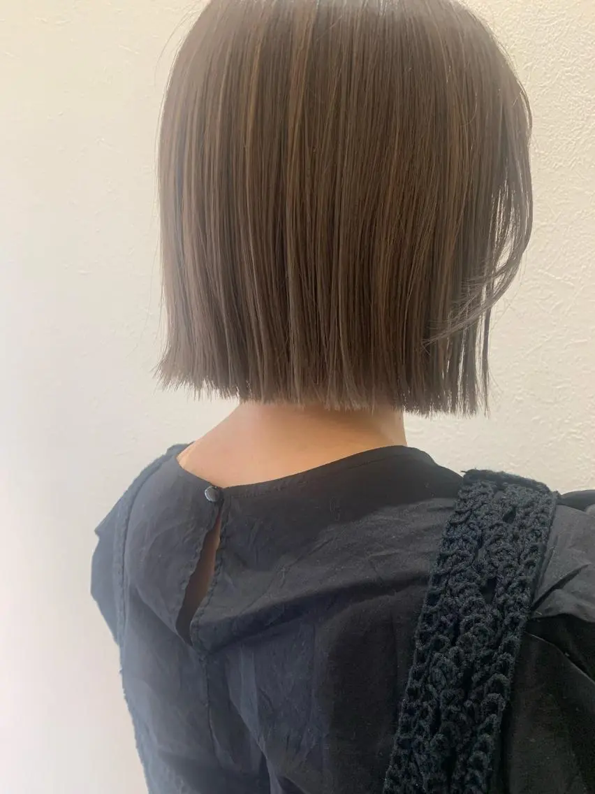 ショート カラー hubhair レイヤー/透明感のヘアスタイル