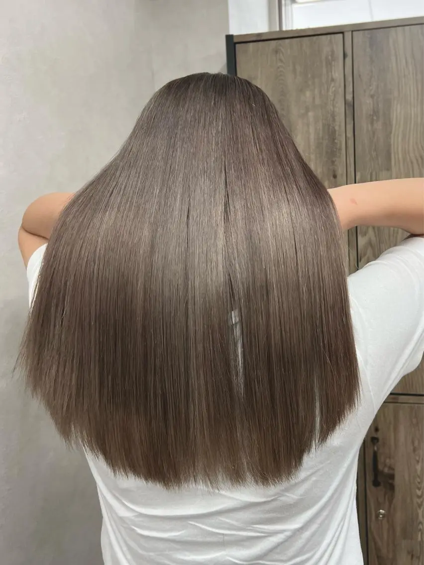 ロング カラー バレイヤージュ ブリーチ ケアブリーチ ダブルカラー イヤリングカラー カット ヘアカラー 🌷かわばた めい🌷のヘアスタイル