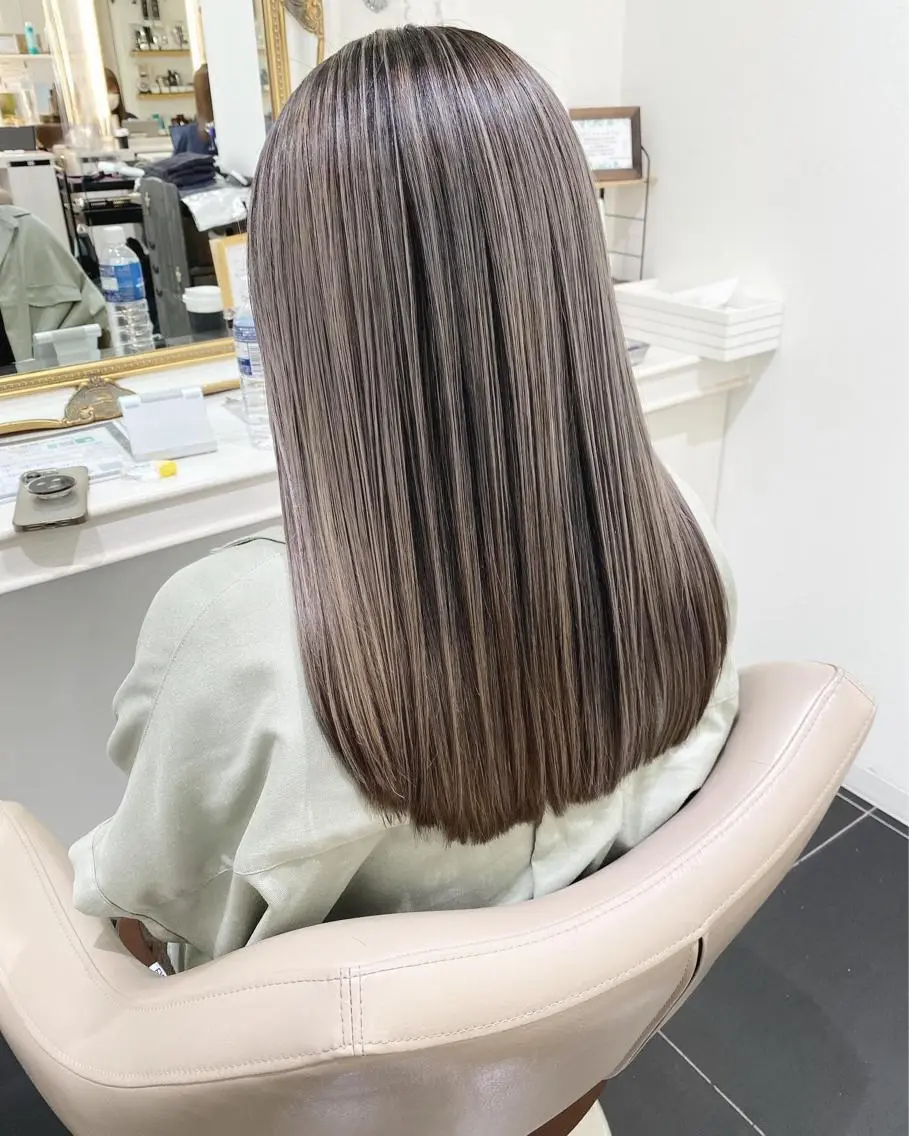 セミロング カラー バレイヤージュ 髪質改善 レイヤーカット カット ヘアカラー トリートメント 山崎俊輔/髪質改善 /バレイヤージュのヘアスタイル