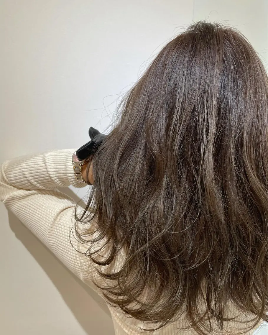 ミディアム ハイライト カット ヘアカラー トリートメント ヘッドスパ 過去一の柔髪ヘア 🌿einshairのヘアスタイル