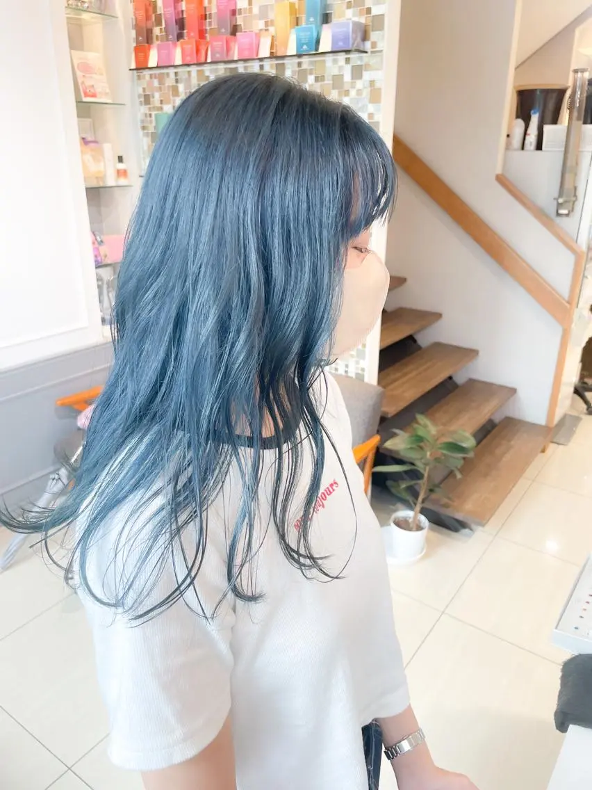 セミロング カラー ブルーカラー ダブルカラー ネイビーカラー ヘアカラー トリートメント ヘッドスパ ✨カラー支持No.1 🧸ワキ カナコ🧸のヘアスタイル
