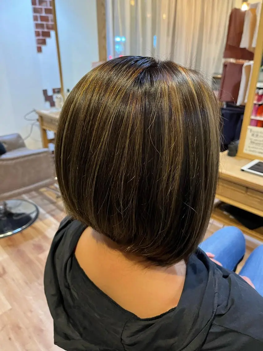カラー ハイライトカラー 松下 詩恵里のヘアスタイル