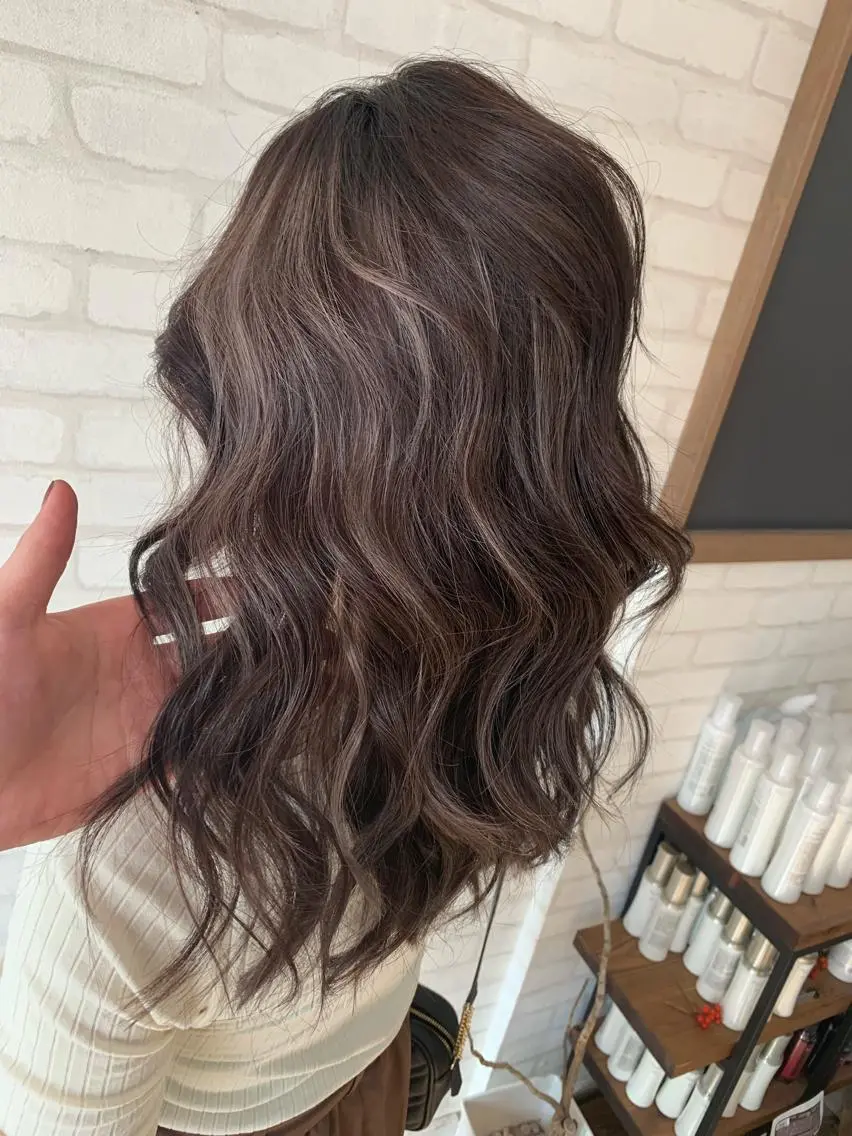 セミロング 穐田 司樹のヘアスタイル