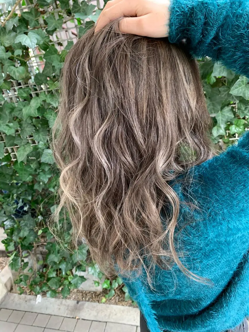 セミロング NENE🌿透明感 カラーを作る美容師のヘアスタイル