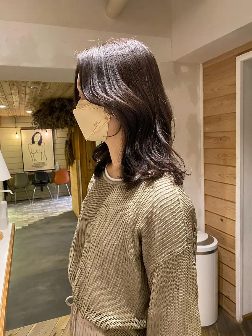 セミロング カラー セミロングパーマ アッシュ バレイヤージュ ミストバング ブリーチ カット ヘアカラー トリートメント 吉田 光佑のヘアスタイル