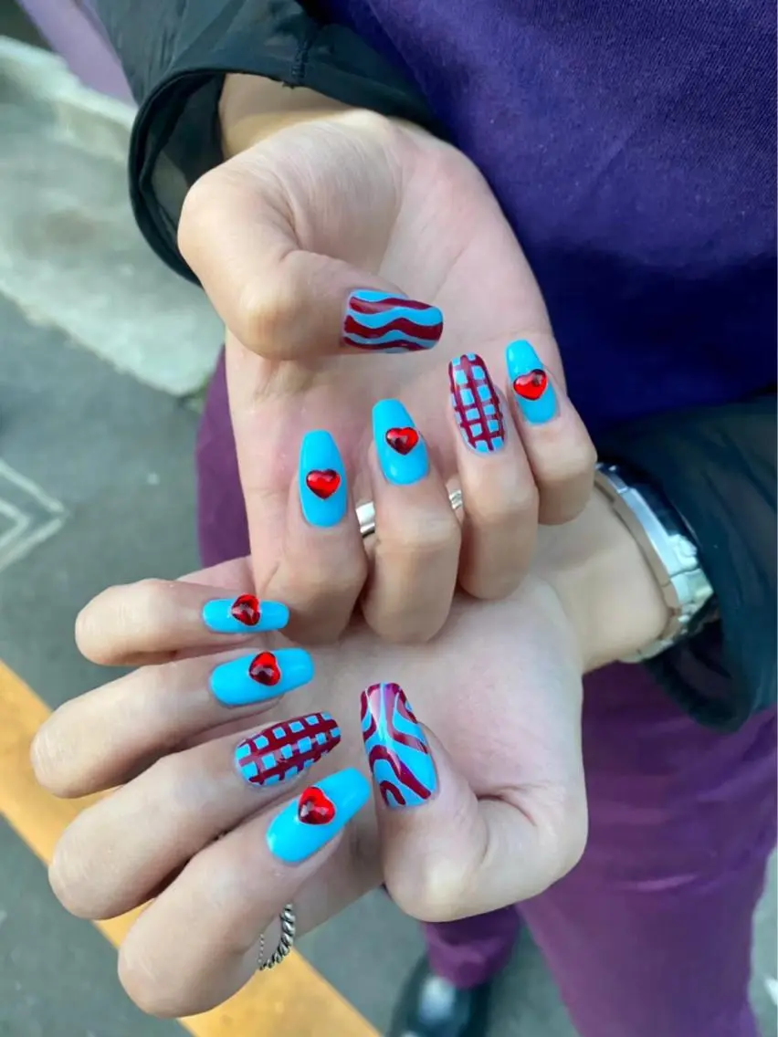 ネイル ハンドネイル フットネイル 🪐富島彩夏 /海外nail🪐のネイルデザイン
