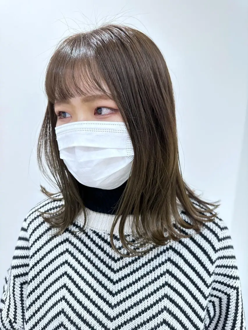 セミロング カラー カット ヘアカラー 小顔レイヤー/ ベージュ🤍Rieのヘアスタイル