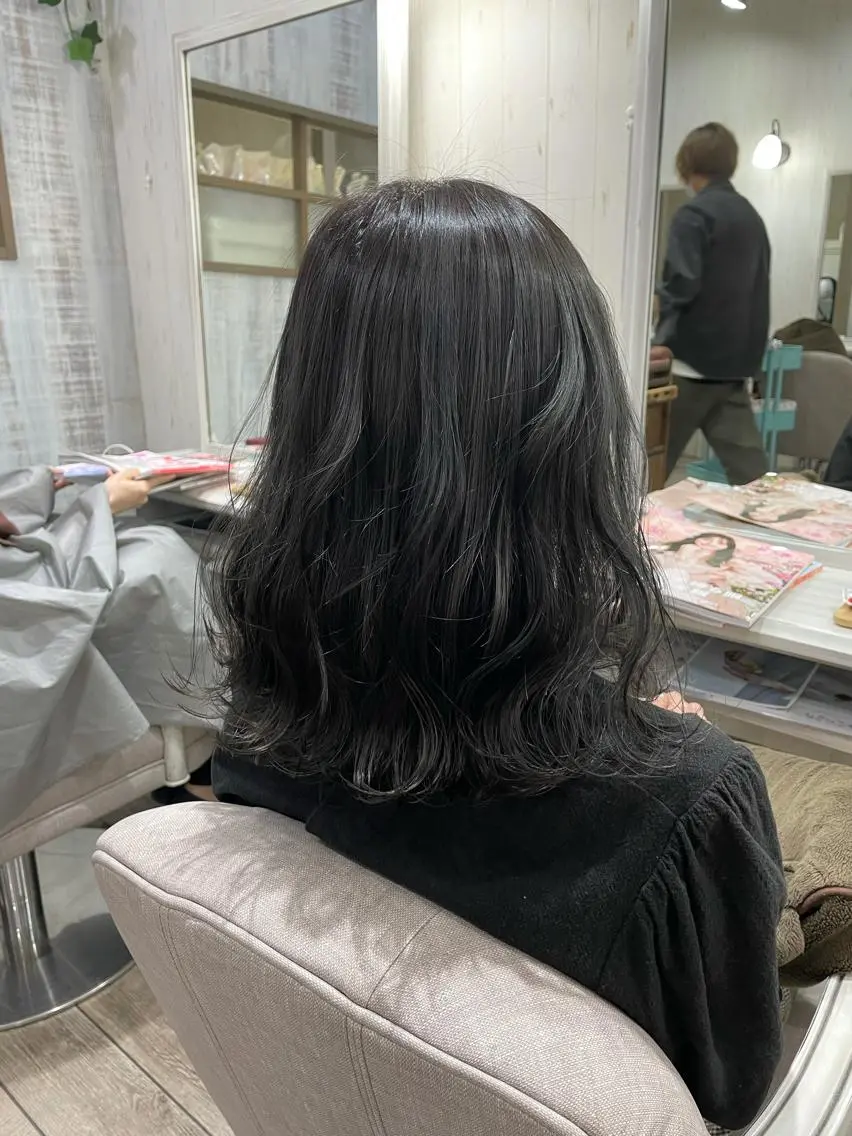 ミディアム ネモトメイナ🌿 今月末で退職しますのヘアスタイル