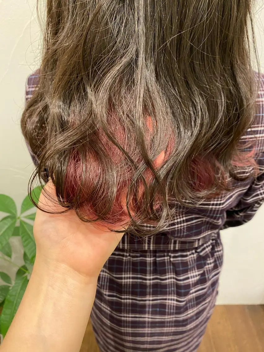 ロング カラー インナーカラー ピンクカラー Ash中目黒店 榊間茜のヘアスタイル