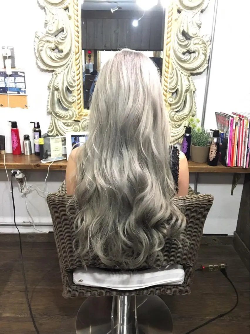 セミロング ロング カラー グラデーションカラー シルバー 外国人風カラー 🧡ショートの達人 🧡SHOのヘアスタイル