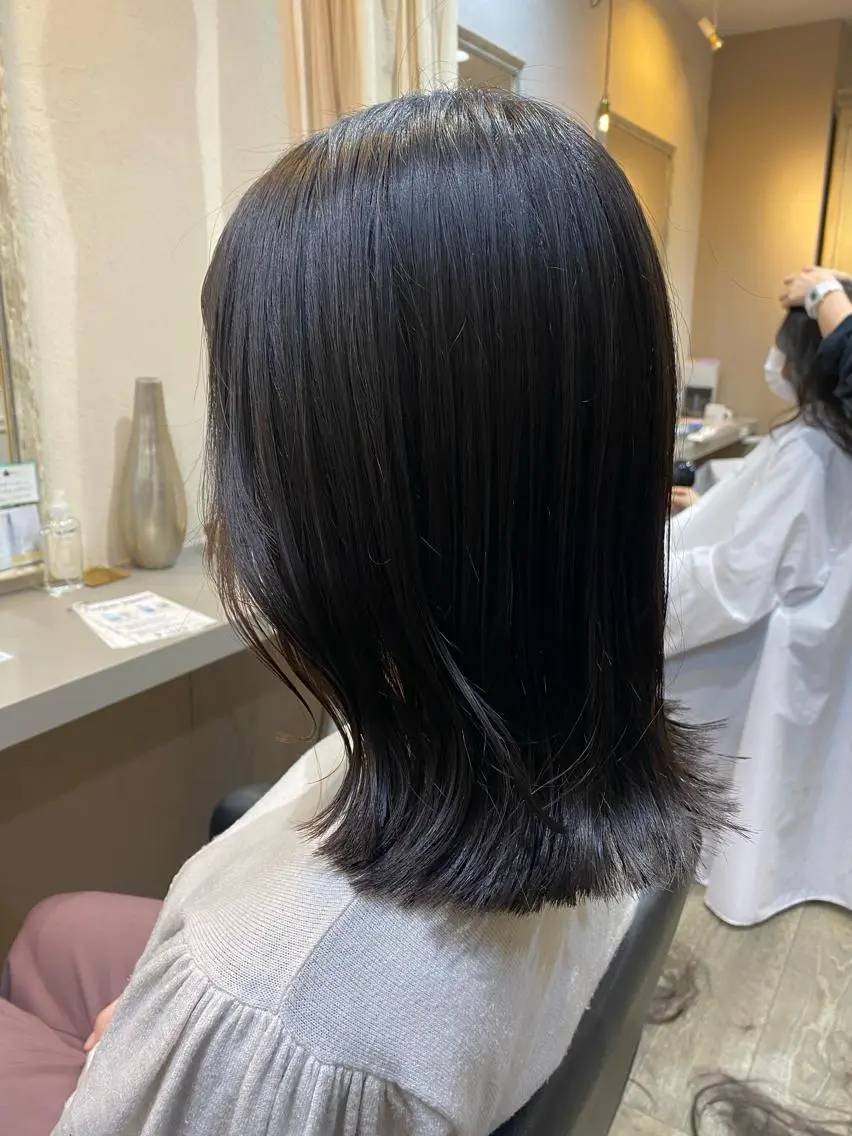 ミディアム くびれヘア 外ハネヘア カット 艶髪 透明感カラー 田中伶奈のヘアスタイル