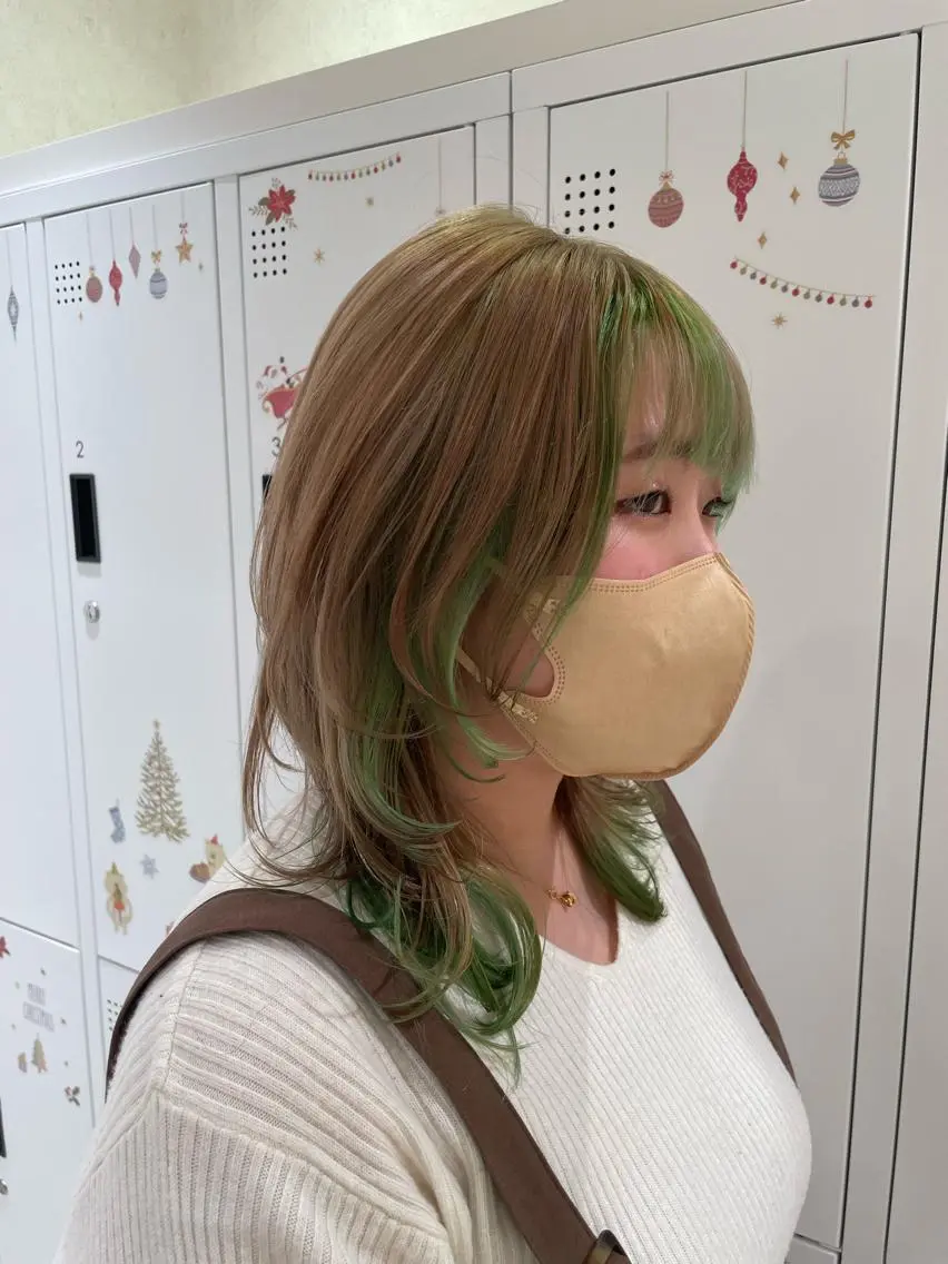 セミロング 顔周りカット ウルフカット ヘアカラー ✨酸性ストレート✨ 南川だいさくのヘアスタイル
