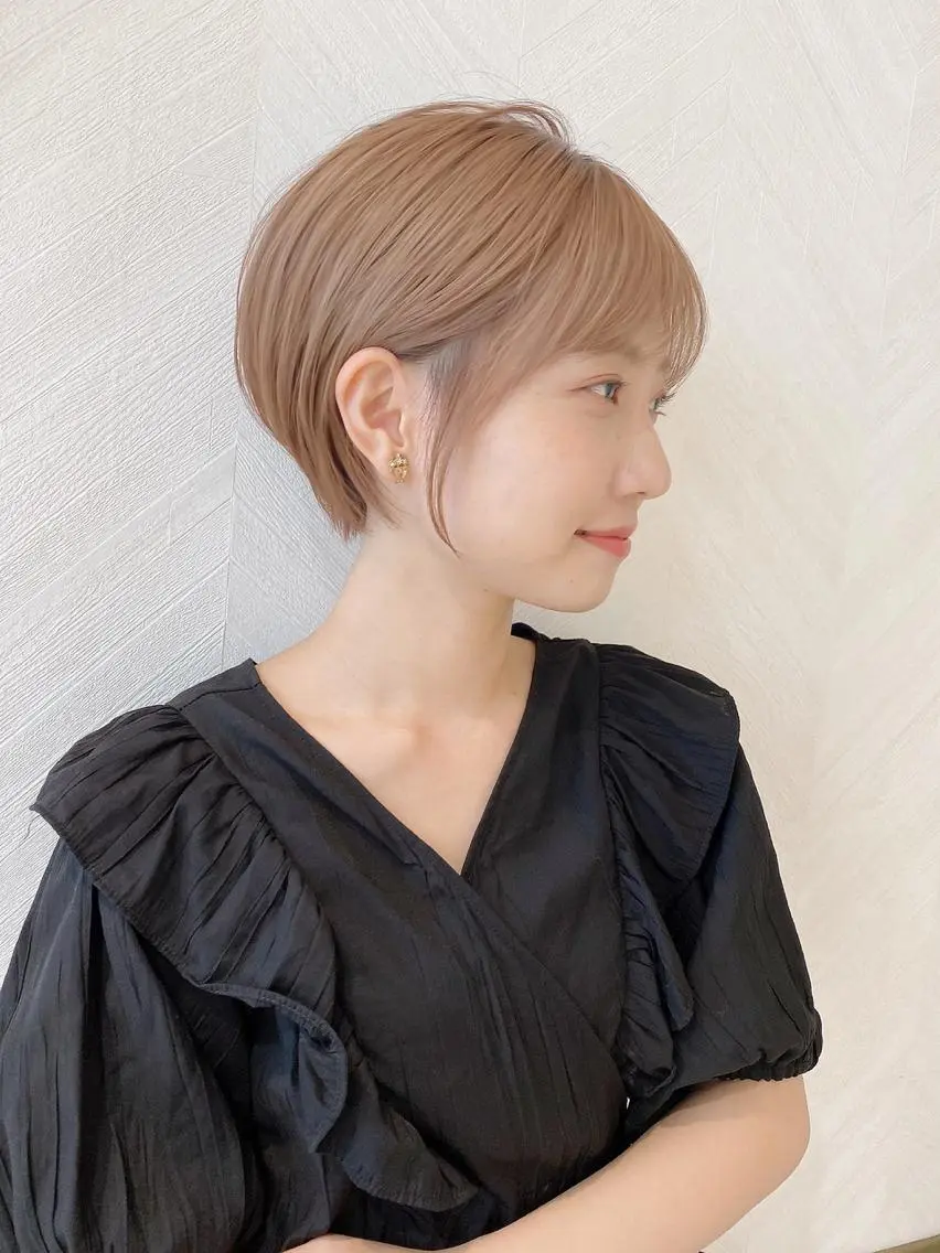 ショート カラー 切りっぱなしボブ ショートボブ ブリーチ ケアブリーチ ダブルカラー ❣️レイヤーカット ❣️渡部晃輝のヘアスタイル