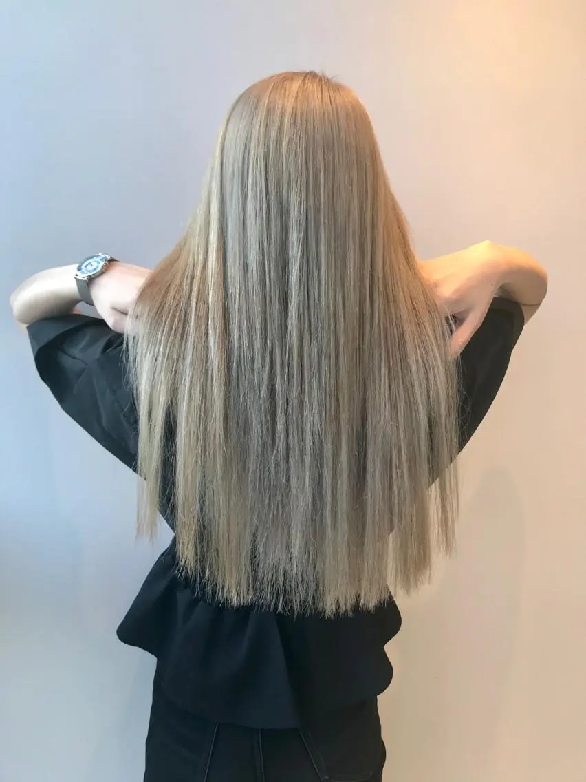 ロング カラー ブリーチ&髪質改善 TAIGAのヘアスタイル