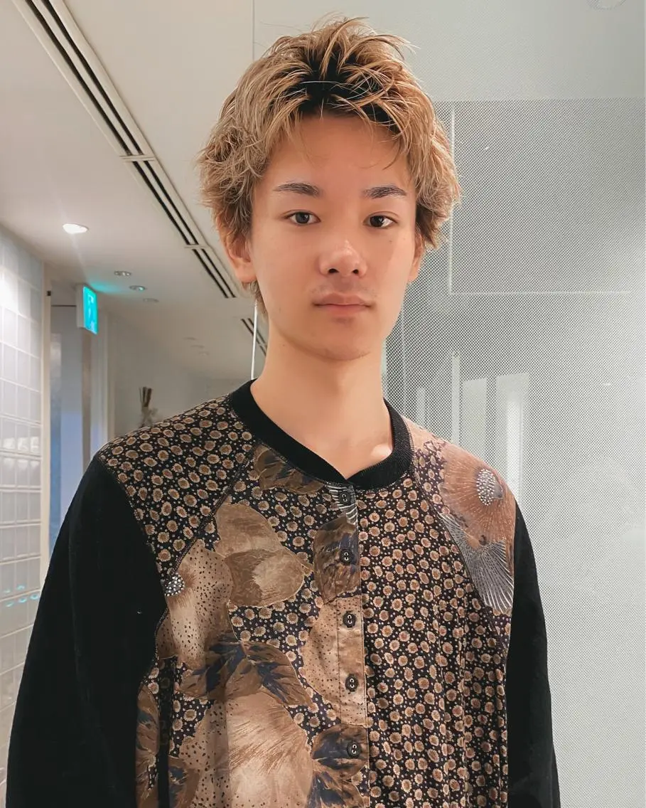 ショート カラー メンズ メンズブリーチ メンズハイトーン スパイキーショート ベージュカラー ブリーチ ボブ特化美容師/ ボブパーマ/ミツイのヘアスタイル