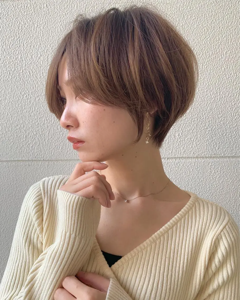 ショート かえ🩶韓国ボブ🎀 透明感カラー🥣のヘアスタイル