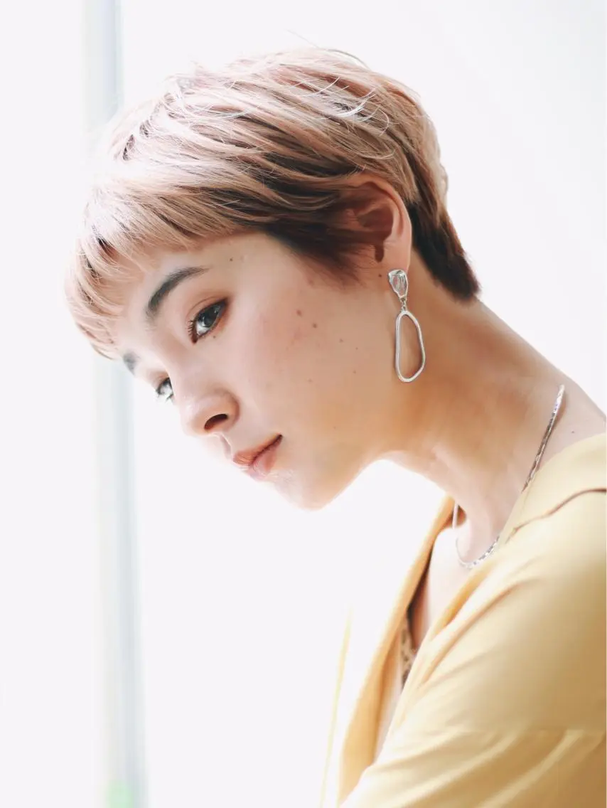 ショート ボブ ショートヘア アンブレラカラー💫 フェイスフレーミングのヘアスタイル