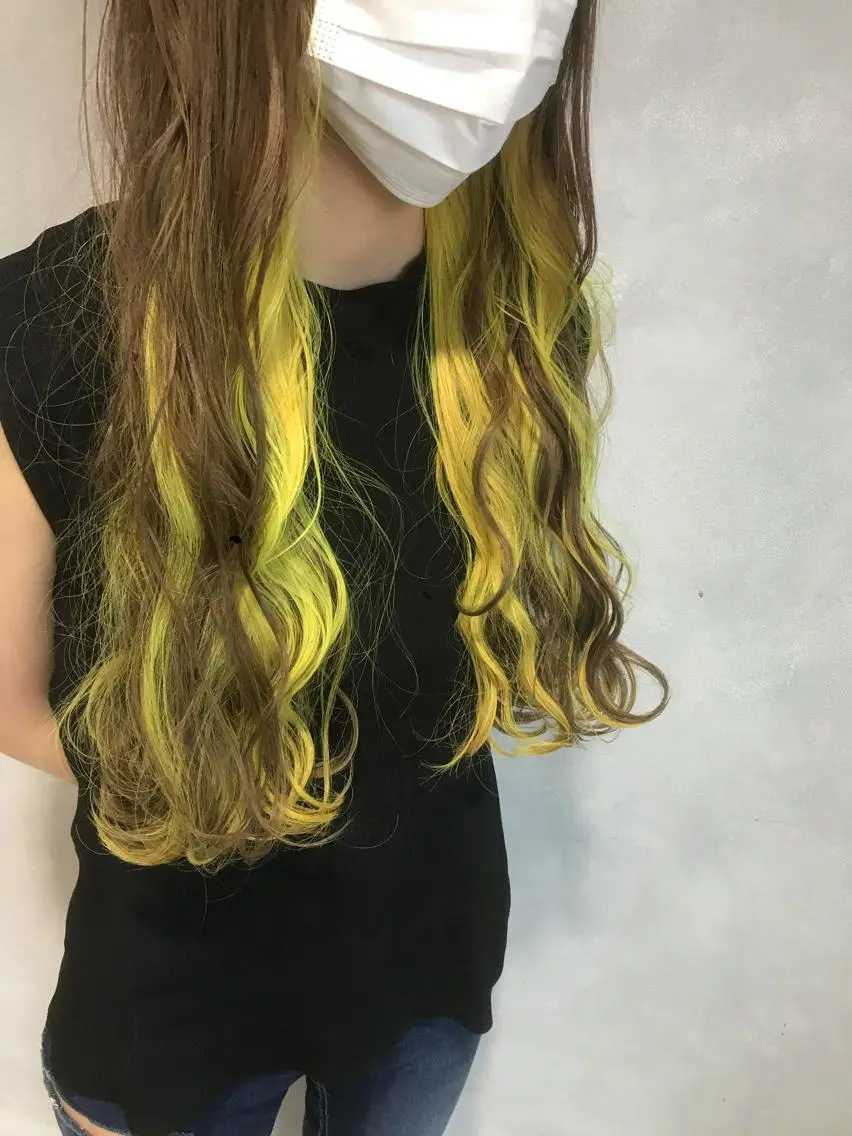 ロング カラー ベージュカラー ブリーチ インナーカラー イエローカラー ヘアカラー ブリーチカラー☆ 再生トリートメントのヘアスタイル