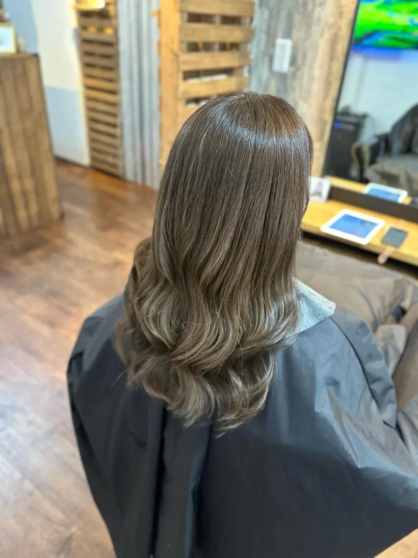 ロング カラー ハイトーンカラー カット ヘアカラー Luzir⭐︎ GEN⭐︎のヘアスタイル
