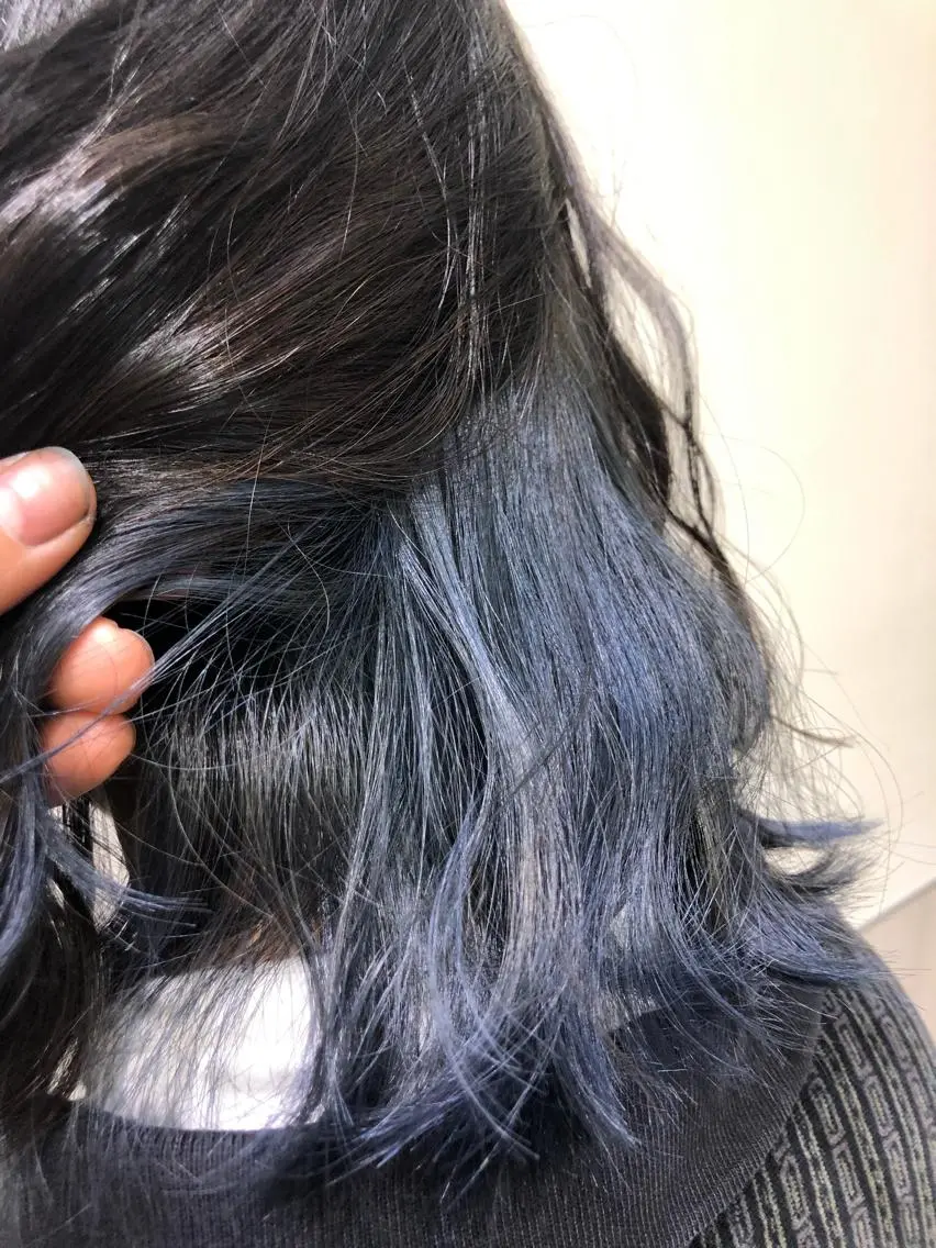 ミディアム カラー ブルーカラー インナーカラー 透明感カラー🩵 mioのヘアスタイル